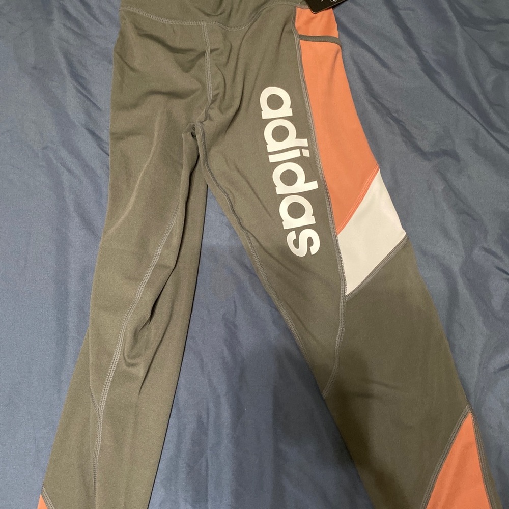 Track suit - Picture 3 of 10